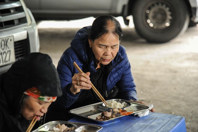 Bữa Cơm Yêu Thương lần thứ 85: “Khi yêu thương được sẻ chia đến từng thế hệ”- Ảnh 53.