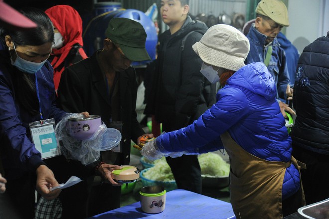 Bữa Cơm Yêu Thương lần thứ 85: “Khi yêu thương được sẻ chia đến từng thế hệ”- Ảnh 7.