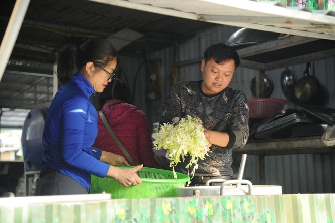 "Làm đầu bếp Bữa Cơm Yêu Thương, trái tim tôi được sưởi ấm!"- Ảnh 5.