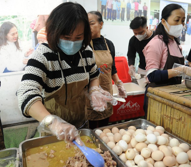 Bữa Cơm Yêu Thương số 84: Mang hơi ấm cho bệnh nhân trong từng suất cơm nghĩa tình- Ảnh 34.