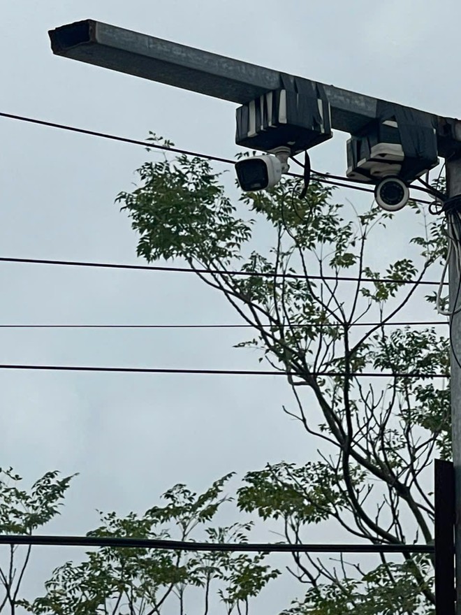 Đà Nẵng: Dọn dẹp bãi xà bần trái phép sau phản ánh của báo Dân Việt- Ảnh 2.