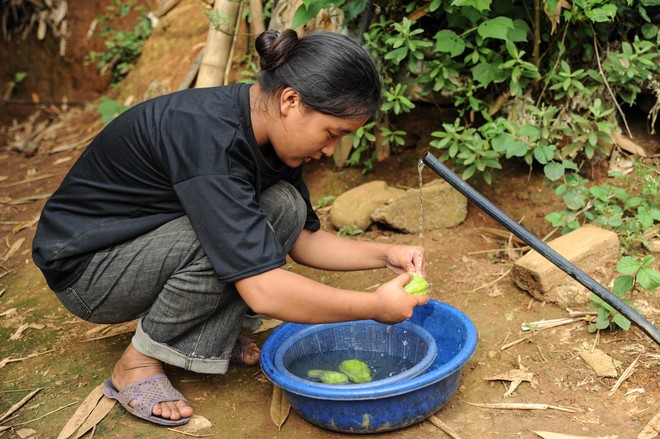 Hoàn cảnh khó khăn cần giúp đỡ ở lào cai: Cô bé lớp 8 gồng mình nuôi bà già yếu và 2 đứa con- Ảnh 7.