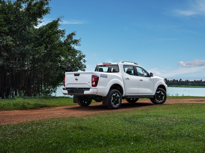 Bán tải Nissan Navara 2024 thêm phiên bản, giảm giá bán đấu Ford Ranger- Ảnh 5.