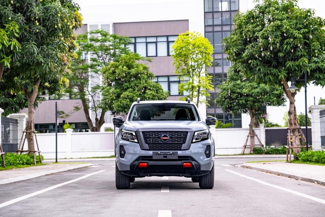 Bán tải Nissan Navara 2024 thêm phiên bản, giảm giá bán đấu Ford Ranger- Ảnh 2.