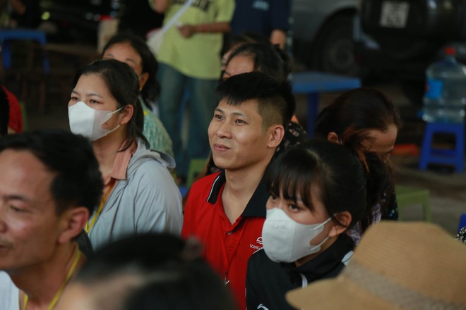 “Bữa Cơm Yêu Thương”: Người nhà bệnh nhân sẵn sàng nhường cơm sẻ áo gây xúc động- Ảnh 31.