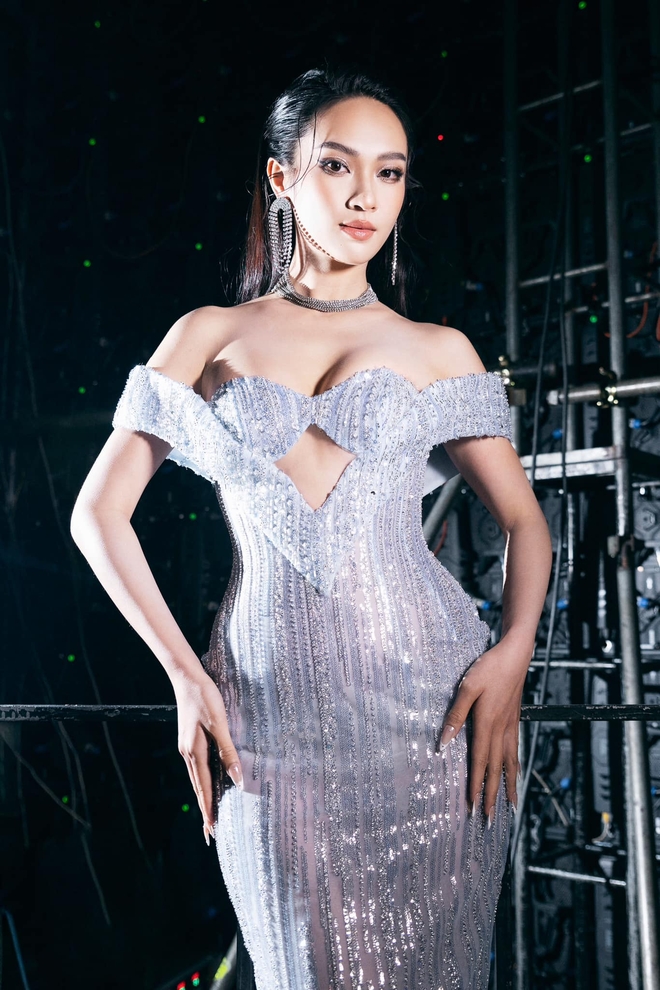 Vũ Thúy Quỳnh: Từ cô bé gầy gò nặng 40kg đến mỹ nhân "đáng gờm" tại chung kết Miss Universe Vietnam 2024- Ảnh 5.