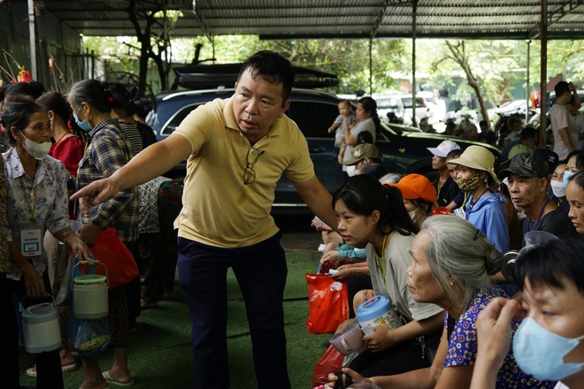 Những món quà đặc biệt tặng Bữa Cơm Yêu Thương- Ảnh 39.