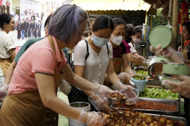 Những món quà đặc biệt tặng Bữa Cơm Yêu Thương- Ảnh 44.