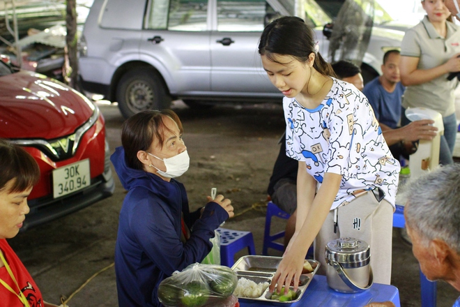 Những món quà đặc biệt tặng Bữa Cơm Yêu Thương- Ảnh 58.