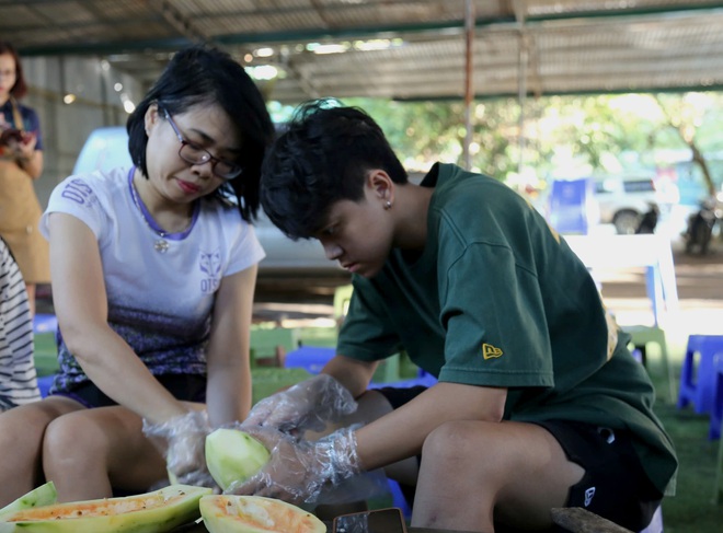 Mang tiếng hát át nỗi đau bệnh tật tại Bữa Cơm Yêu Thương lần thứ 69 - Ảnh 3.