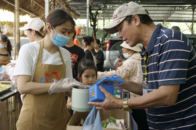 Mang tiếng hát át nỗi đau bệnh tật tại Bữa Cơm Yêu Thương lần thứ 69 - Ảnh 45.