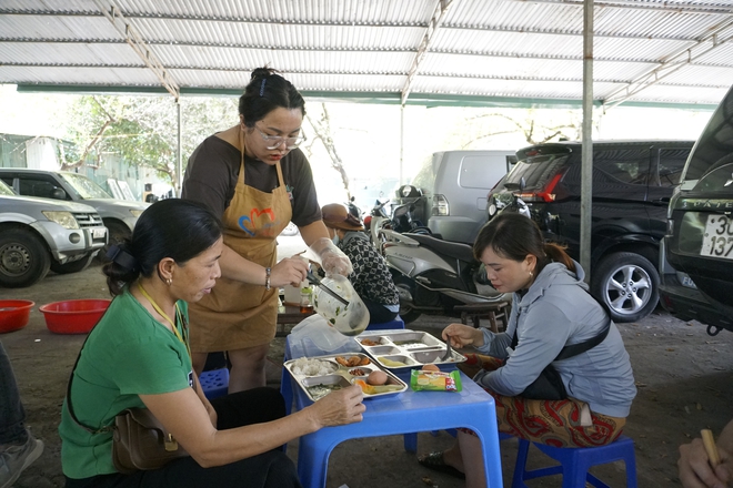 Mang tiếng hát át nỗi đau bệnh tật tại Bữa Cơm Yêu Thương lần thứ 69 - Ảnh 52.