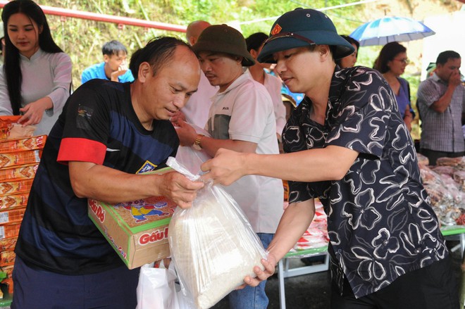 Xúc động chuỗi chương trình tri ân anh hùng liệt sĩ tại Hà Giang- Ảnh 49.