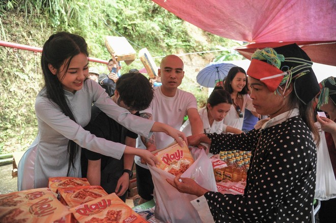 Hoa khôi Áo dài Việt Nam 2024 Nguyễn Thảo Nguyên: “Tôi muốn tiếp tục tham gia chương trình thiện nguyện của Báo Dân Việt”- Ảnh 6.