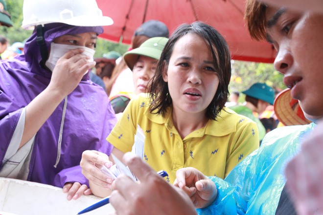 Thái Nguyên: Ngược dòng nước xiết, cứu người qua dòng chữ viết nguệch ngoạc trên mảnh giấy nhỏ - Ảnh 9.