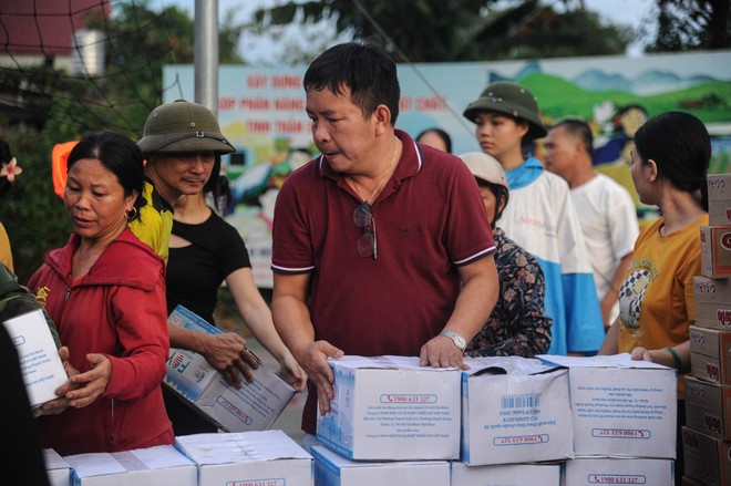 “Tôi không sợ đói, không sợ rét, không còn sống trong bóng đêm sau trận lũ lịch sử” - Ảnh 8.