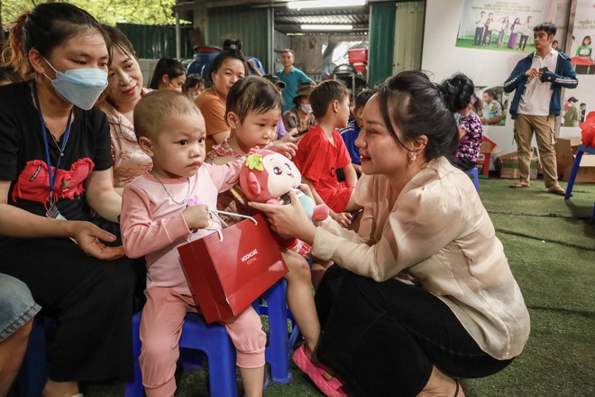 Trung thu đặc biệt cho các “chiến binh nhí” tại Viện Huyết học - Truyền máu Trung ương - Ảnh 11.