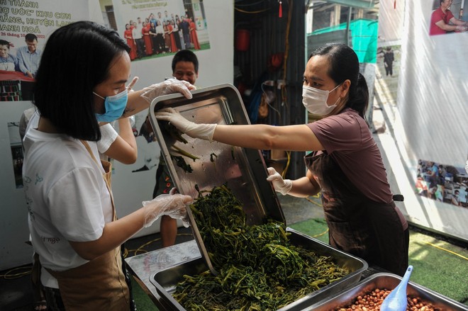 Thầy cô Trường Tiểu học Lê Quý Đôn gieo mầm yêu thương từ những bữa cơm 0 đồng - Ảnh 22.