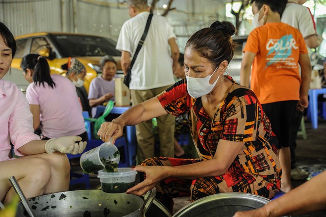 Thầy cô Trường Tiểu học Lê Quý Đôn gieo mầm yêu thương từ những bữa cơm 0 đồng - Ảnh 29.