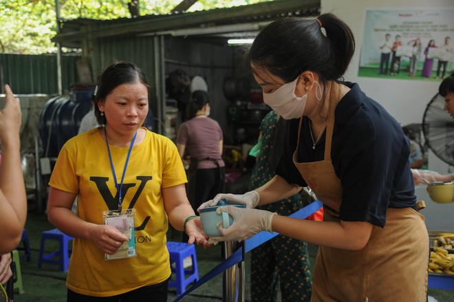 Thầy cô Trường Tiểu học Lê Quý Đôn gieo mầm yêu thương từ những bữa cơm 0 đồng - Ảnh 33.