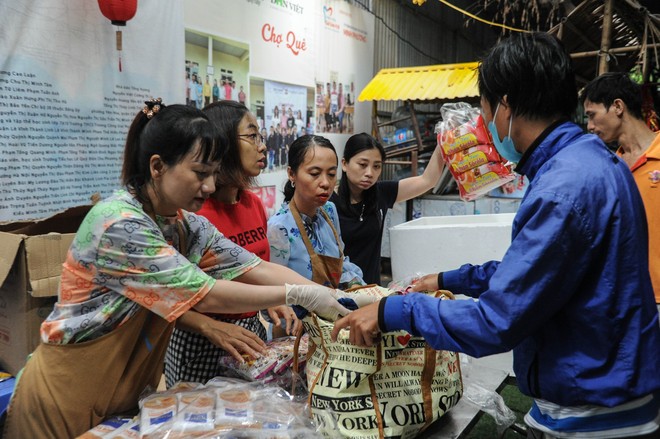 Thầy cô Trường Tiểu học Lê Quý Đôn gieo mầm yêu thương từ những bữa cơm 0 đồng - Ảnh 4.