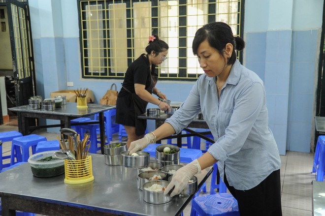 Thầy cô Trường Tiểu học Lê Quý Đôn gieo mầm yêu thương từ những bữa cơm 0 đồng - Ảnh 42.