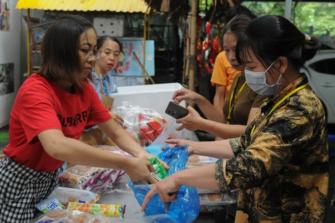 Thầy cô Trường Tiểu học Lê Quý Đôn gieo mầm yêu thương từ những bữa cơm 0 đồng - Ảnh 6.