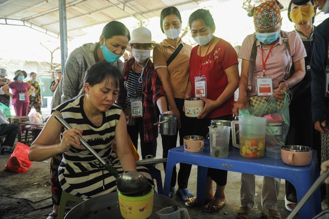 Mỗi suất cơm trao đi, thêm niềm tin thắp sáng - Ảnh 22.