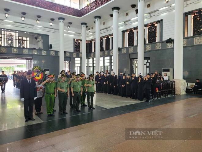 Nhiều lãnh đạo Đảng, Nhà nước viếng phu nhân Đại tướng Võ Nguyên Giáp - Ảnh 12.