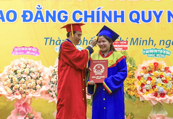 Hơn 3 tỷ đồng học bổng cho tân sinh viên Trường CĐ Đại Việt Sài Gòn - Ảnh 1.