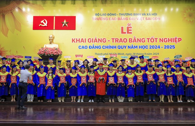 Hơn 3 tỷ đồng học bổng cho tân sinh viên Trường CĐ Đại Việt Sài Gòn - Ảnh 2.