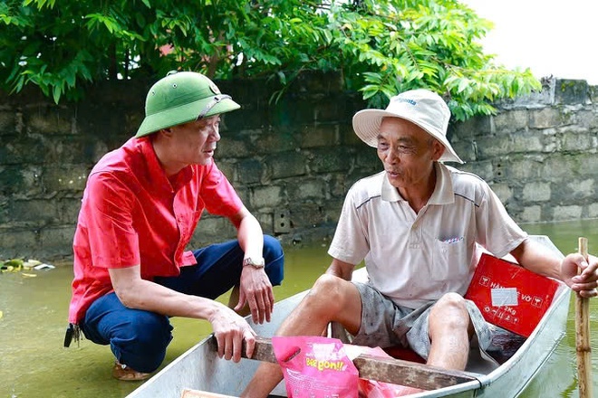 Nối tiếp những chuyến hàng nghĩa tình về với đồng bào sau mưa lũ - Ảnh 20.