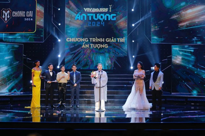 Các giải thưởng VTV Awards 2024: "Anh trai vượt ngàn chông gai" và “Độc đạo" chiến thắng ngoạn mục - Ảnh 8.