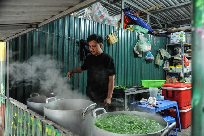 Mùa Đông Hà Nội: Hơi ấm từ những bữa cơm nghĩa tình - Ảnh 15.