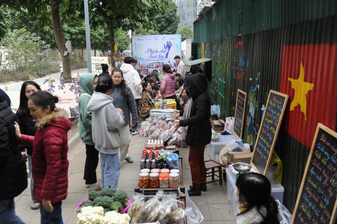 Mùa Đông Hà Nội: Hơi ấm từ những bữa cơm nghĩa tình - Ảnh 22.