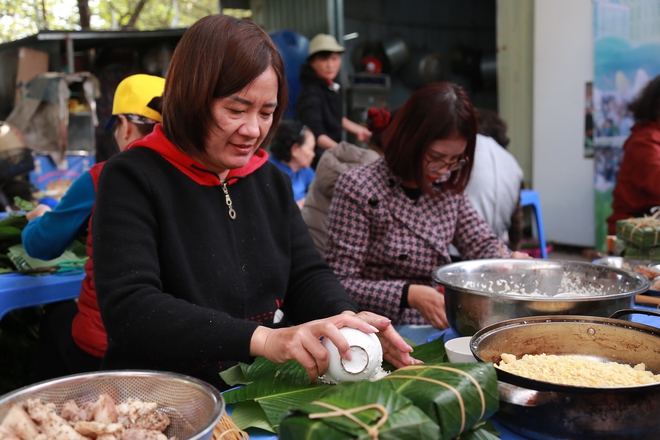 Hơn 1.000 bánh chưng xanh sẵn sàng đến tay hoàn cảnh khó khăn tại Hà Nội- Ảnh 13.