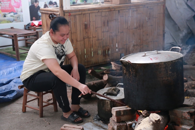 Hơn 1.000 bánh chưng xanh sẵn sàng đến tay hoàn cảnh khó khăn tại Hà Nội- Ảnh 33.