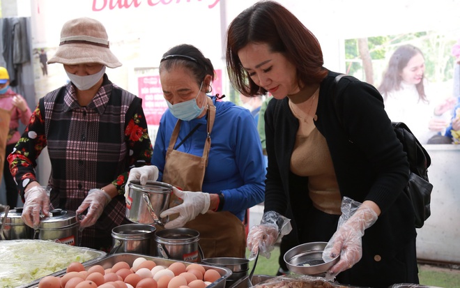 Bữa Cơm Yêu Thương số 88: Những nụ cười trao yêu thương - Ảnh 28.