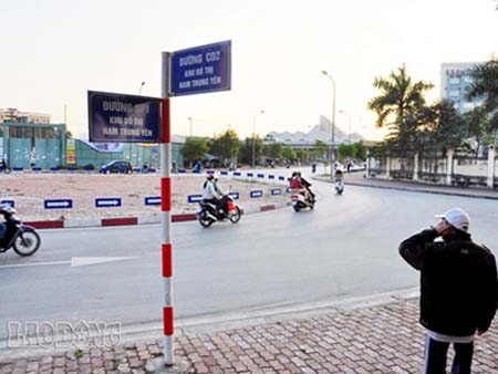 Những con đường mang tên khó hiểu ở khu đô thị Nam Trung Yên (Ảnh: Lao Động).