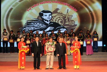 Năm 2013, 62 ND đã được bình chọn và trao danh hiệu “Nông dân Việt Nam xuất sắc”.