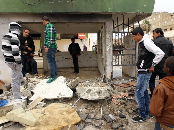 Quang cảnh bên ngoài một vụ nổ tại Libya ngày 6.1. (Nguồn: THX/TTXVN)