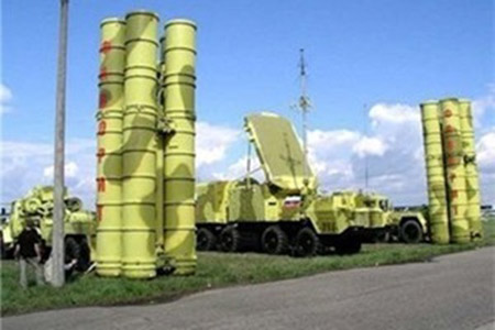  Hệ thống phòng thủ tên lửa S-300 của Nga  