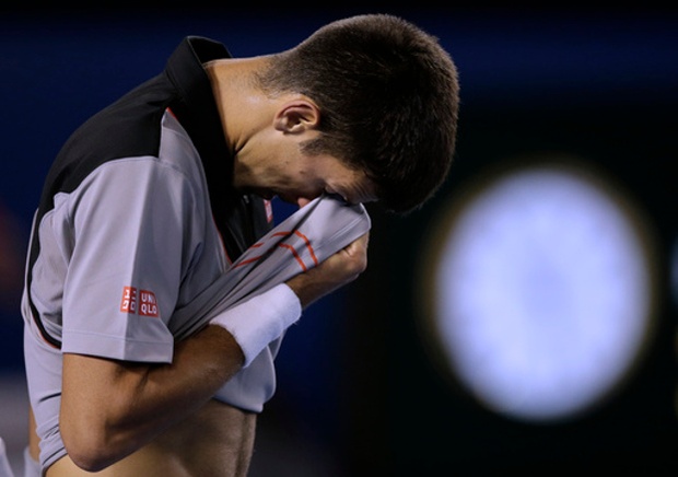 Djokovic bất ngờ bị Wawrinka loại khỏi cuộc chơi
