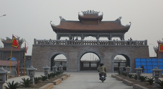 Cổng vào khu di tích đền Trần (Thái Bình) - Nguồn ảnh: TTVH