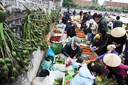   Trầu cau chợ quê.