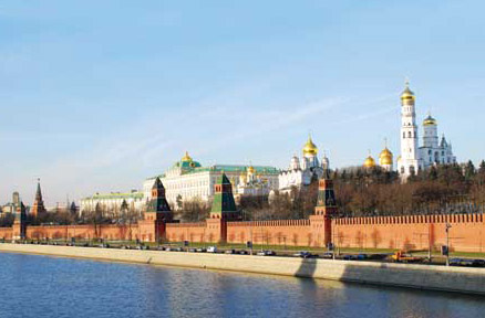   Khung cảnh rộng lớn của Điện Kremlin.