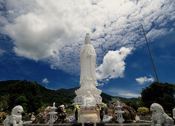 Lễ đầu năm ở chùa Quán Sứ.