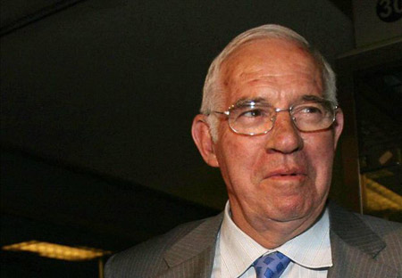 HLV Luis Aragones đã qua đời vào khoảng 12 giờ trưa nay