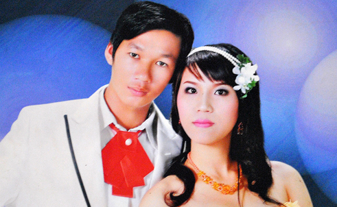 Võ Văn Thành và vợ trong ngày cưới