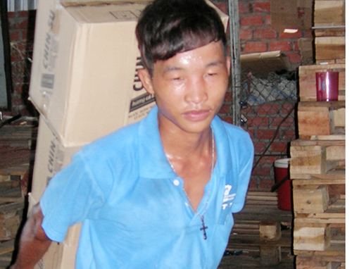Hào Anh định cất nhà cho gia đình và đi học nghề cắt tóc từ số tiền được hỗ trợ. 